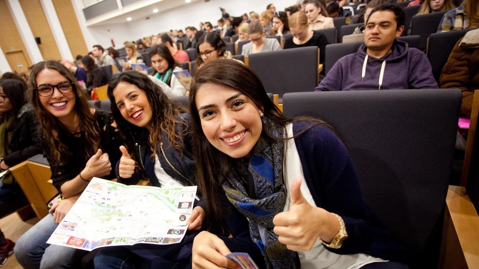 Els estudiants del programa Erasmus+ rebran ajudes de 200 i 300 euros al mes, segons el país de destinació