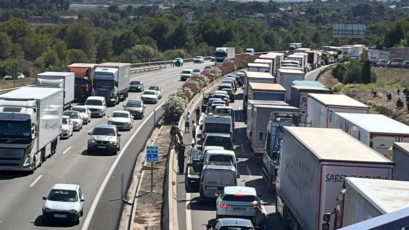 Retencions a l'A7 en el quilòmetres 328 a l'altura de Paterna