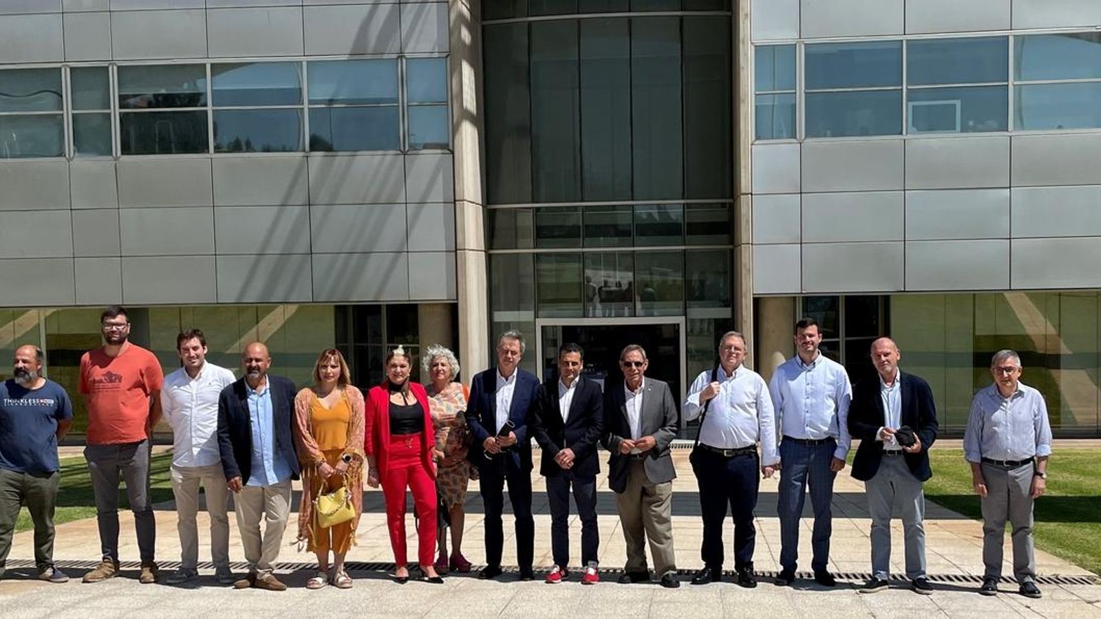 À Punt, l’Associació de Televisions Valencianes de Proximitat (TEVAP) i l’Associació Espai Audiovisual de Proximitat (ESAP) firmen un conveni de col·laboració per a produir i difondre continguts locals i comarcals de manera conjunta