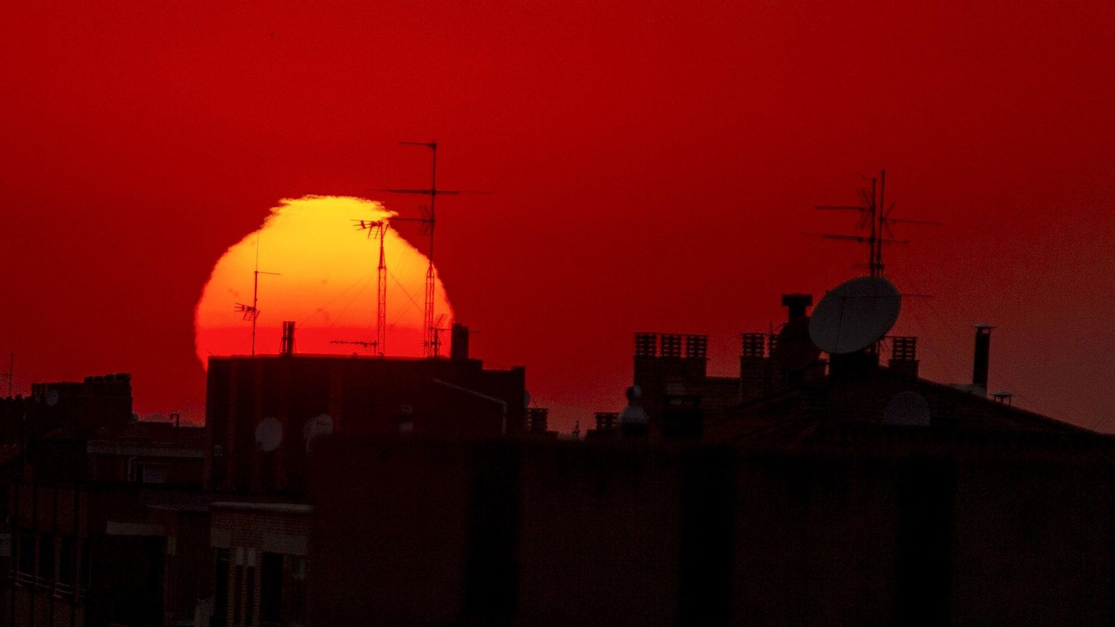 La nit ha trencat els registres històrics de calor a les ciutats de València i Castelló de la Plana