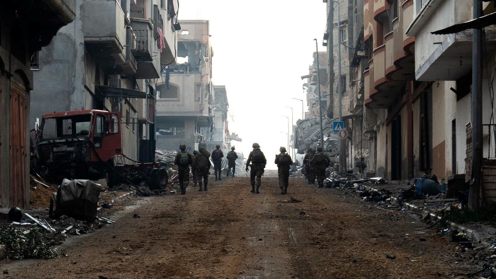 Un grup de soldats israelians en la Franja de Gaza
