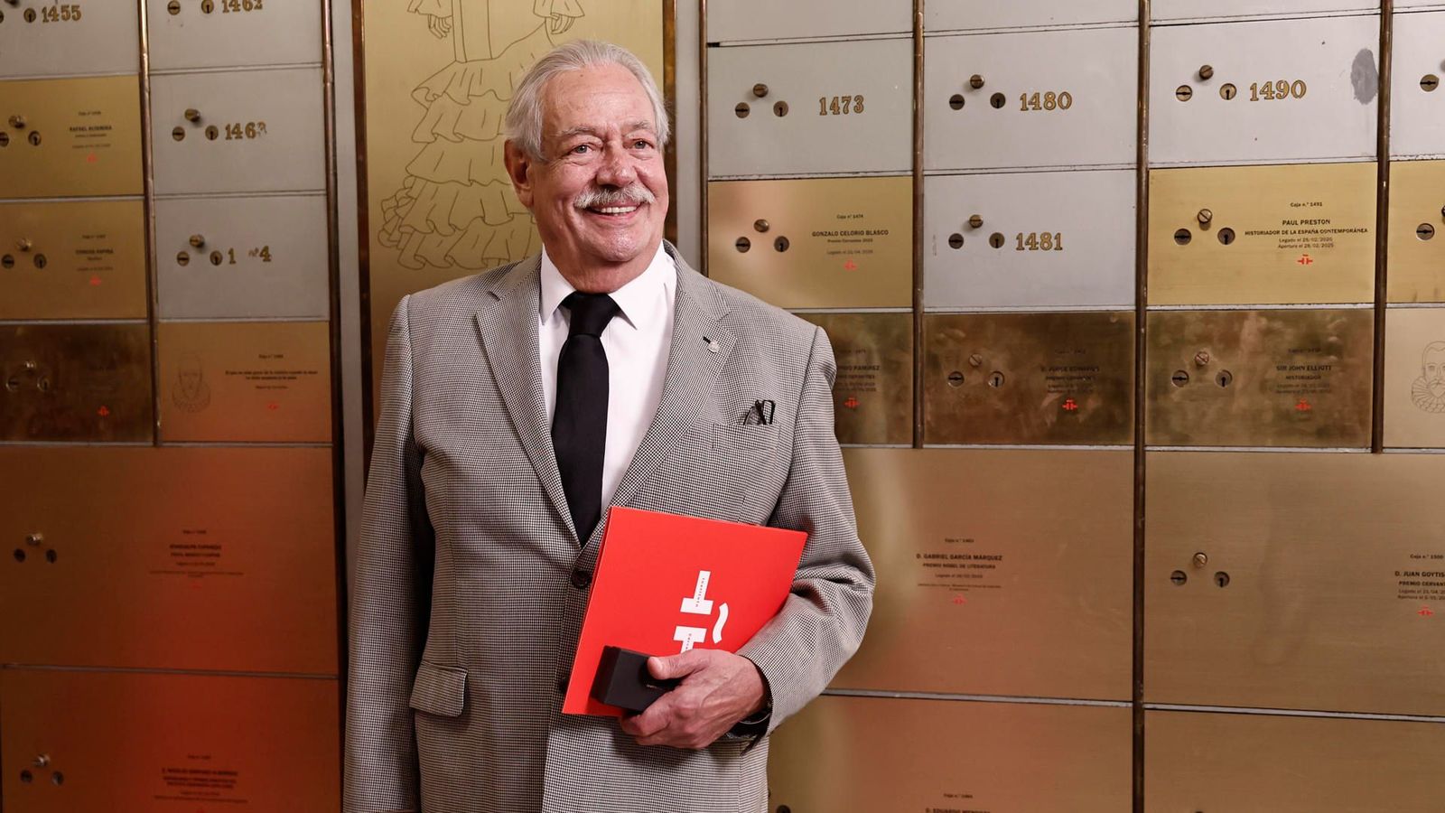 L'escriptor mexicà esta setmana en la visita a l'Institut Cervantes