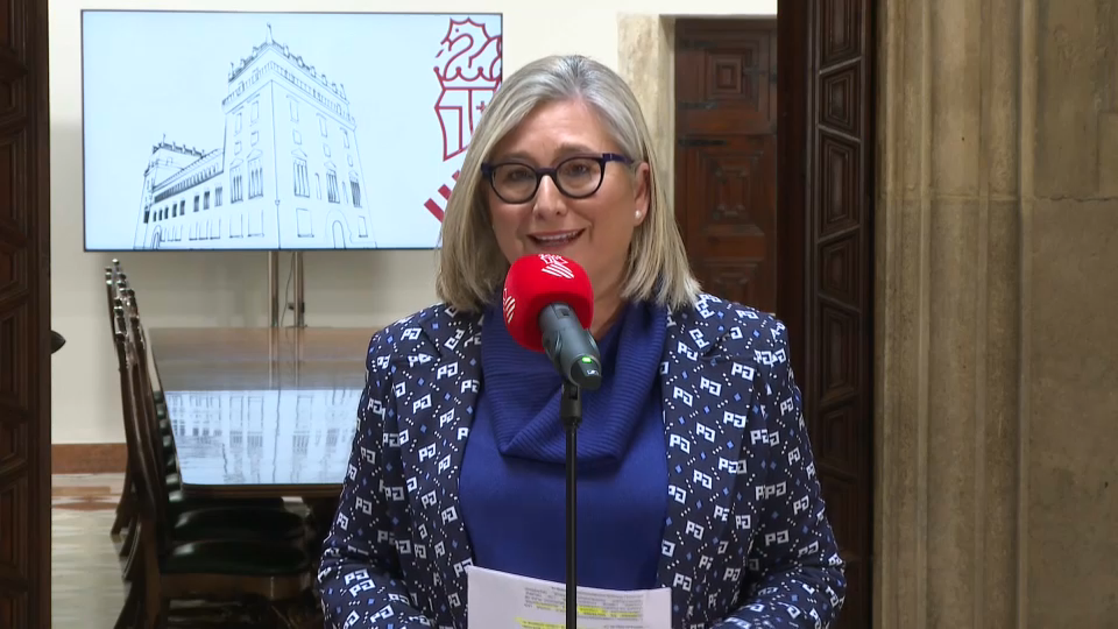 La síndica de Cs durant la roda de premsa que ha fet des del Palau de la Generalitat