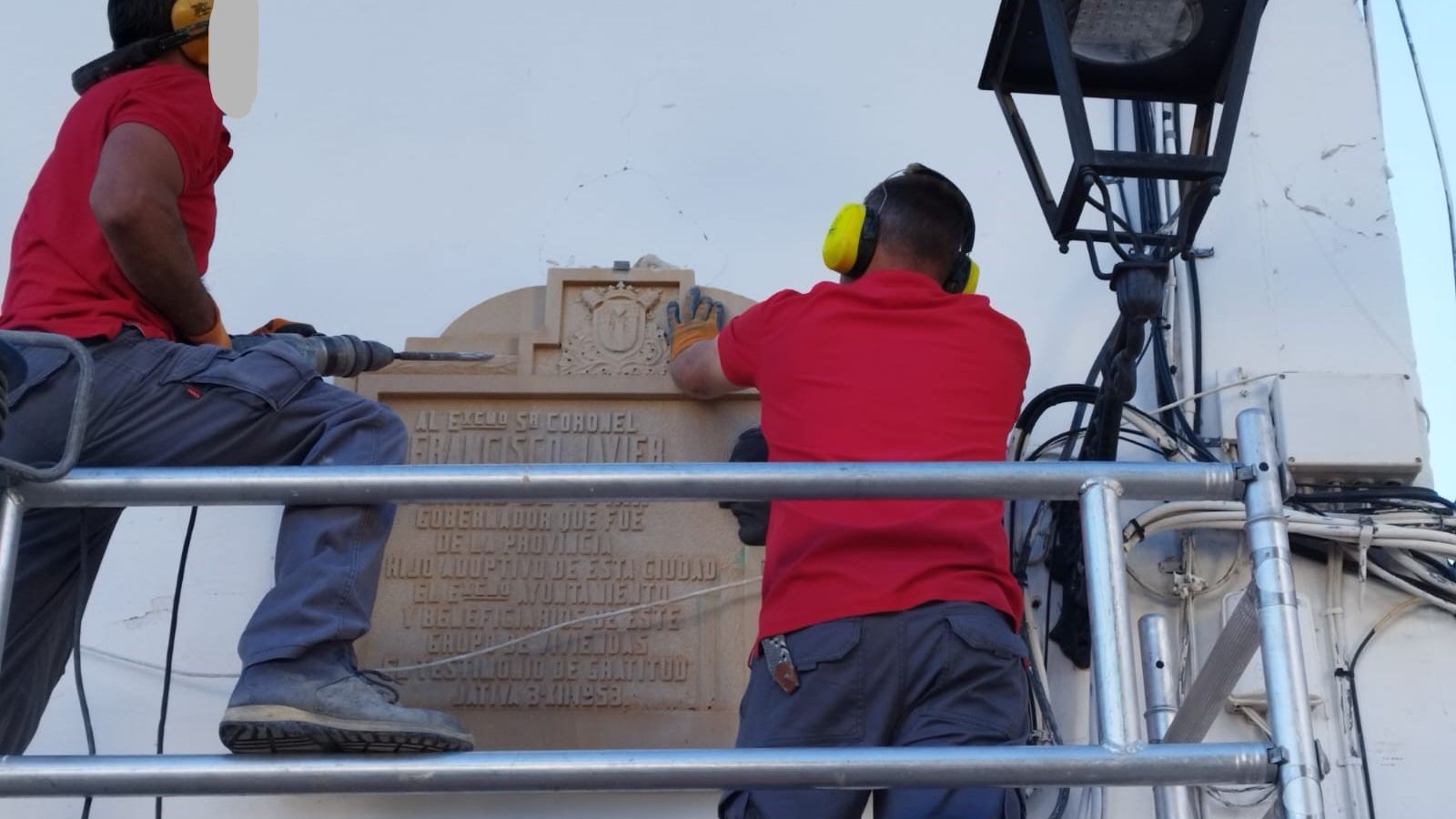 L'Ajuntament de Xàtiva retira la placa en homenatge a Planas de Tovar