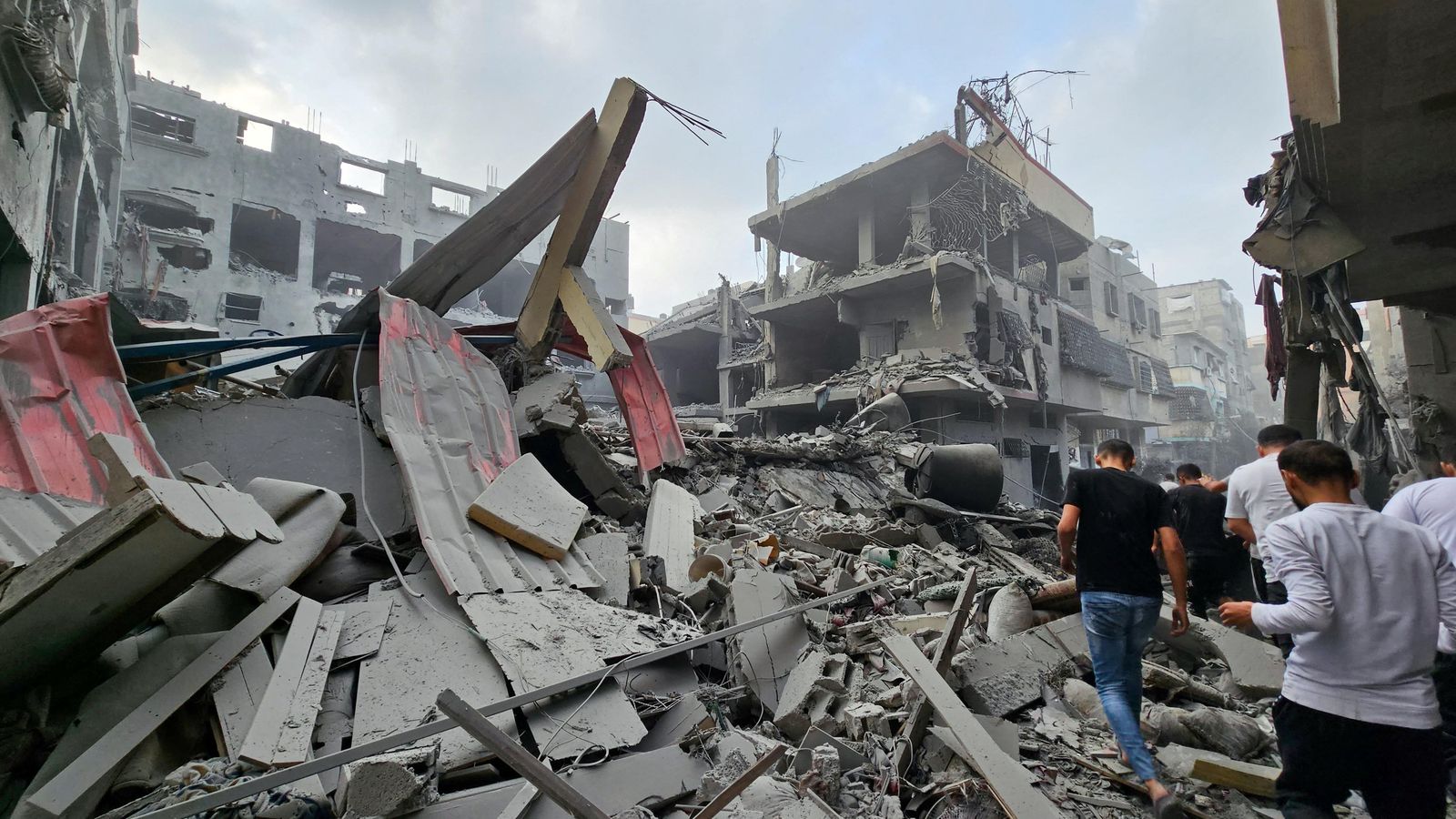 En imatge, un dels edificis destruits en els últims bombardejos a Gaza