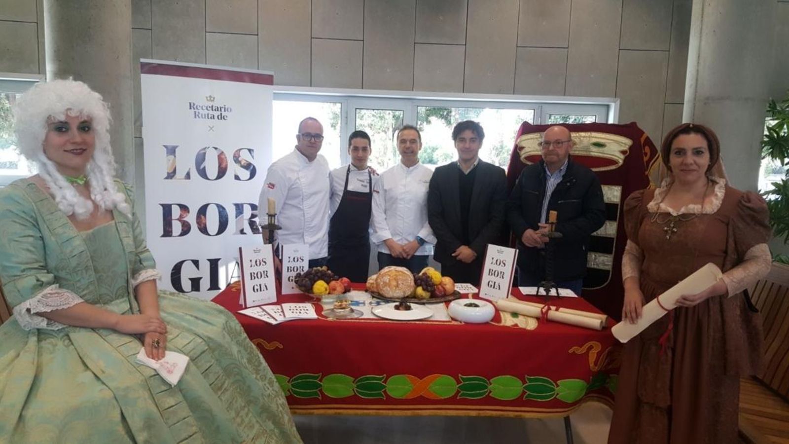 El secretari autonòmic de Turisme, Francesc Colomer, en la presentació d'un receptari inspirat en els Borja, que forma part de la Ruta dels Borja.