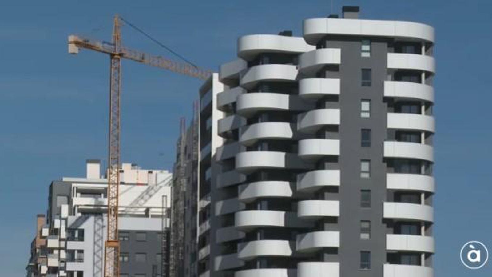 Promoció de vivendes en construcció