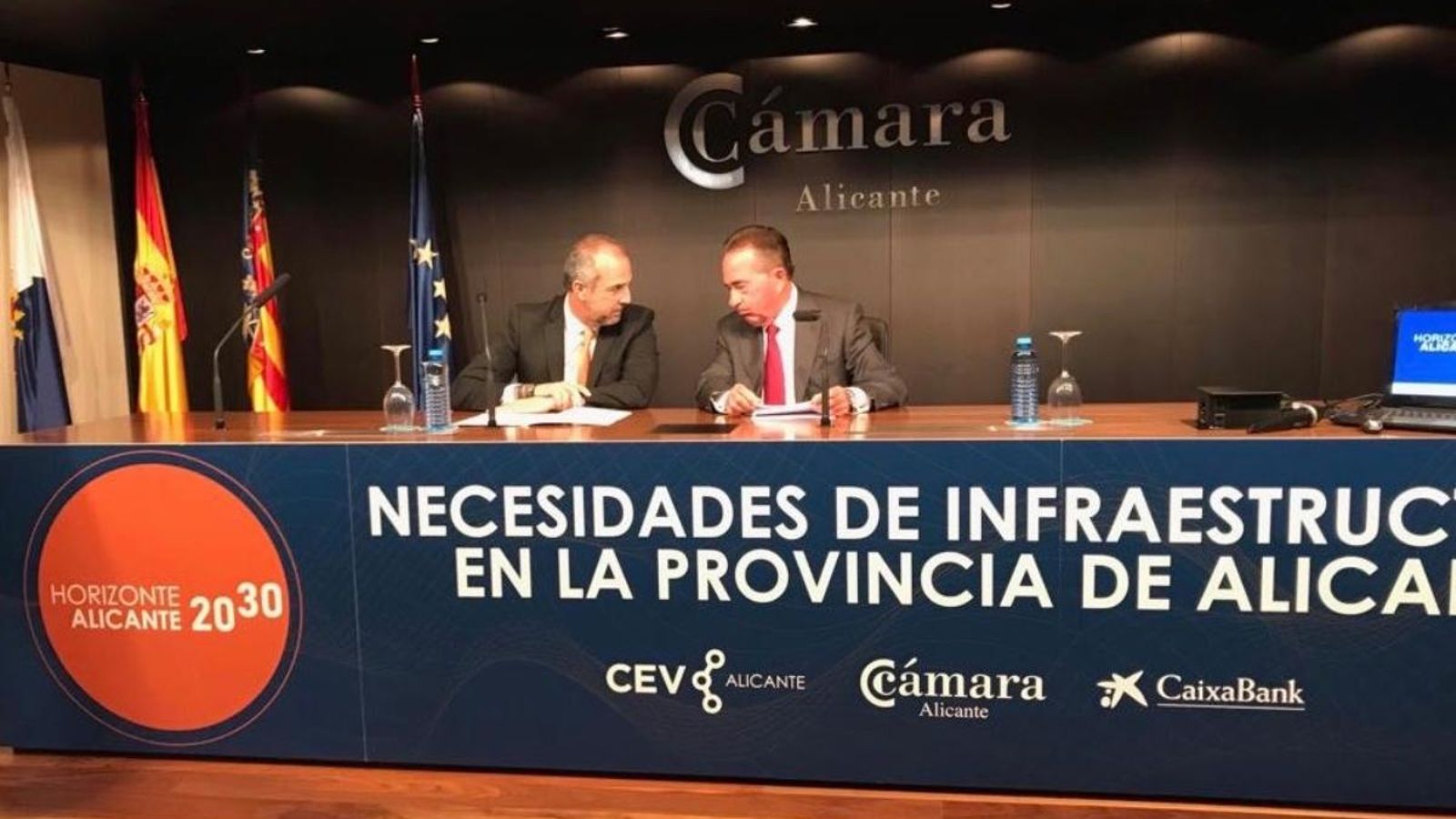 La Cambra de Comerç i la CEV han presentat l’estudi Alicante Horizonte 2020-2030
