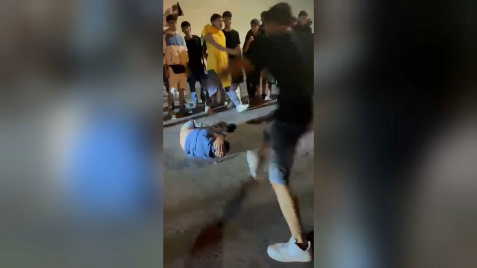 Un moment d'una de les dos agressions racistes ocorregudes a Tavernes de la Valldigna dissabte passat