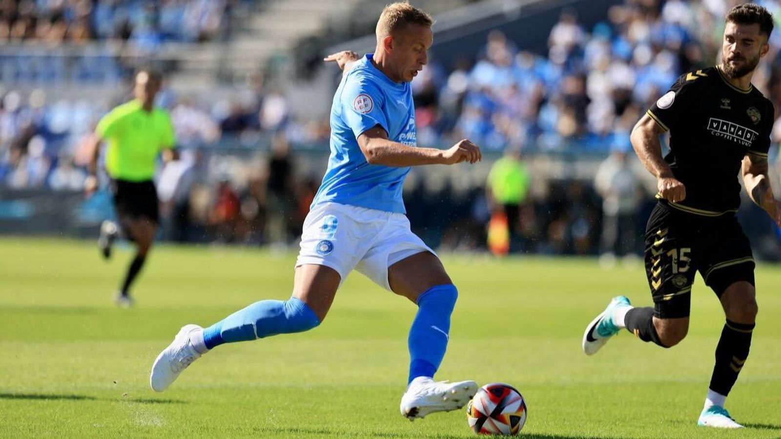 Álvaro Pérez, en una acció del partit