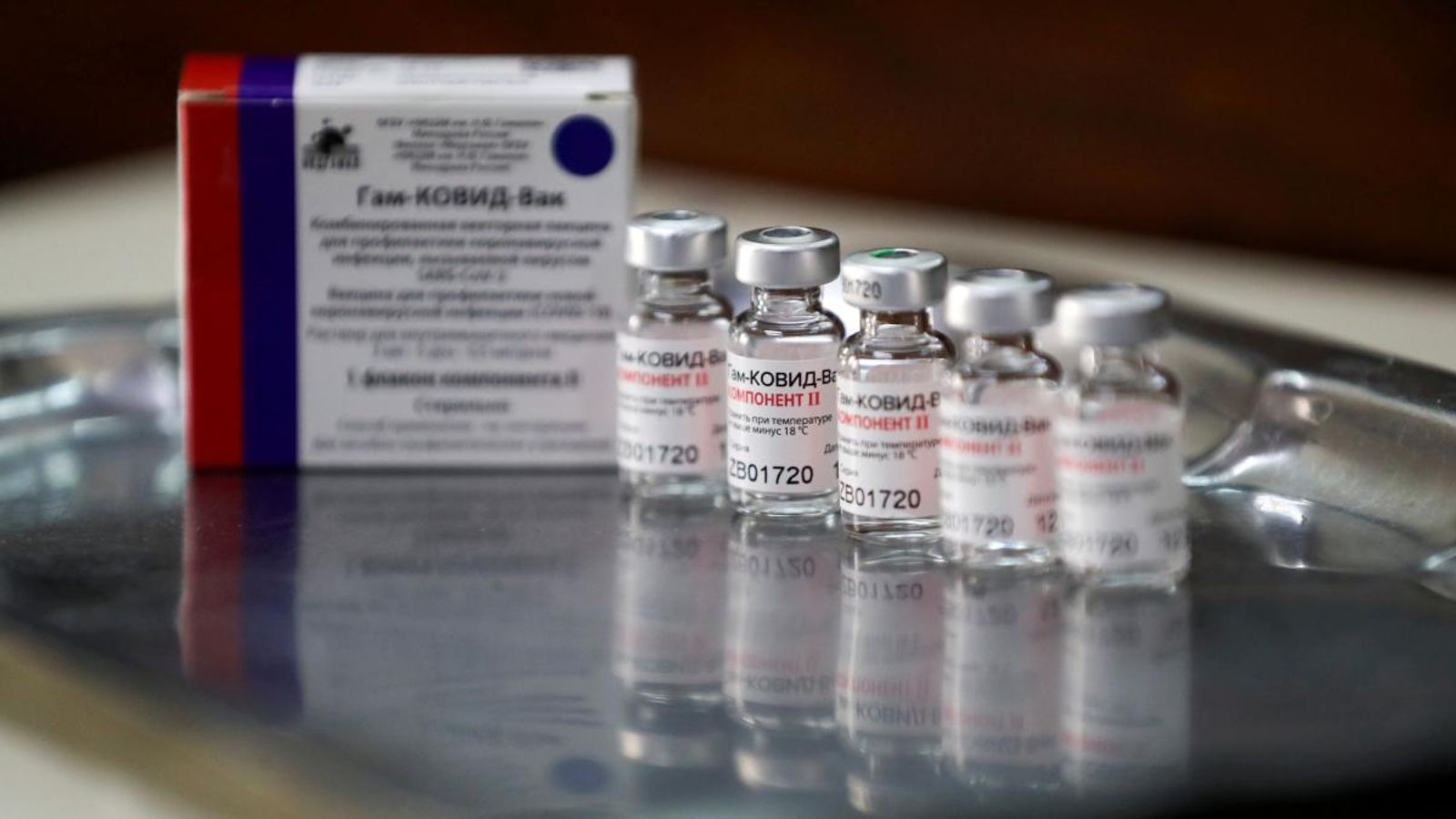 Caixa amb vials de la vacuna russa Sputnik V