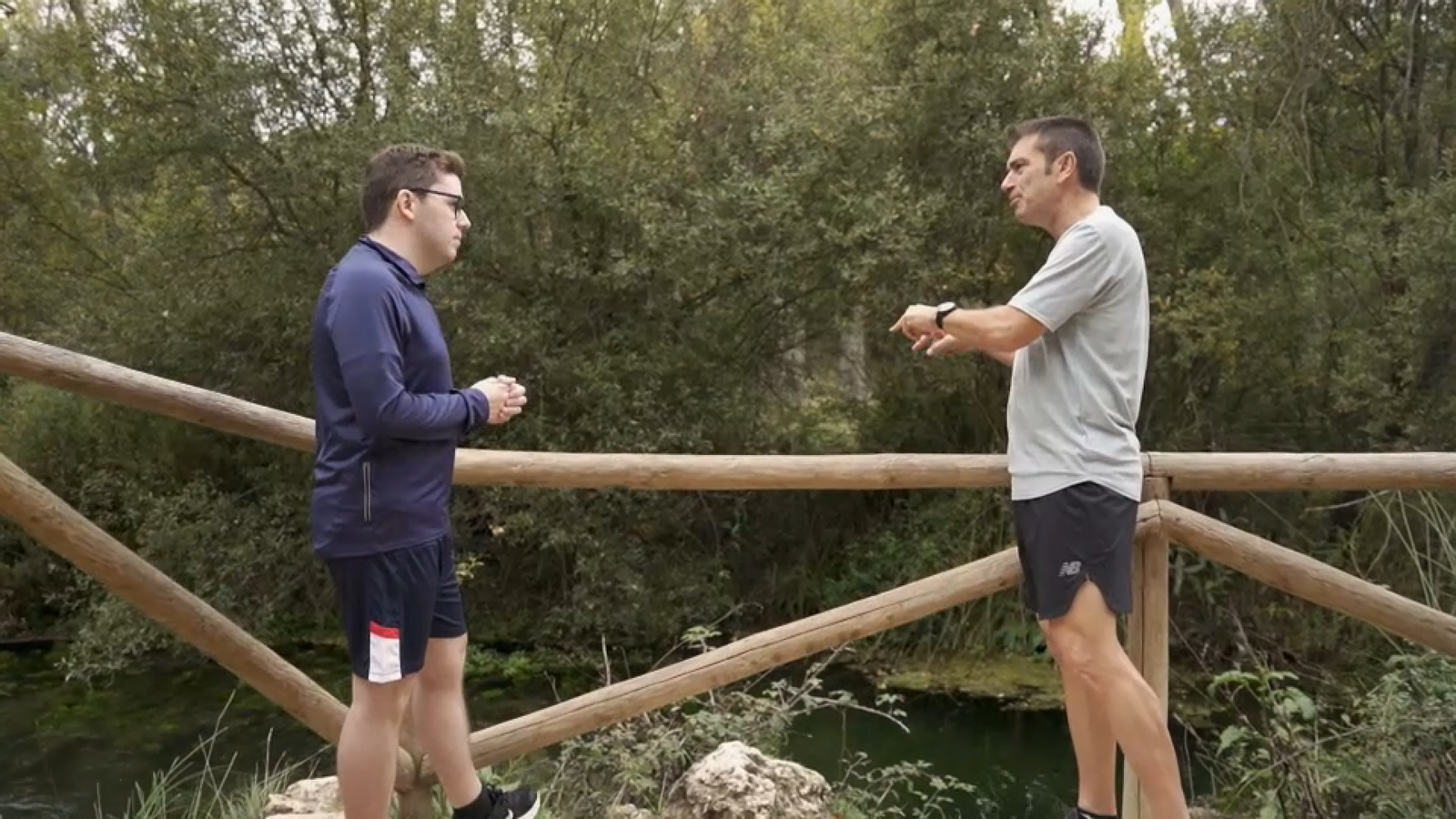 Adrià i Xavi Blasco, en un moment de l'entrevista vora el naixement del Vinalopó