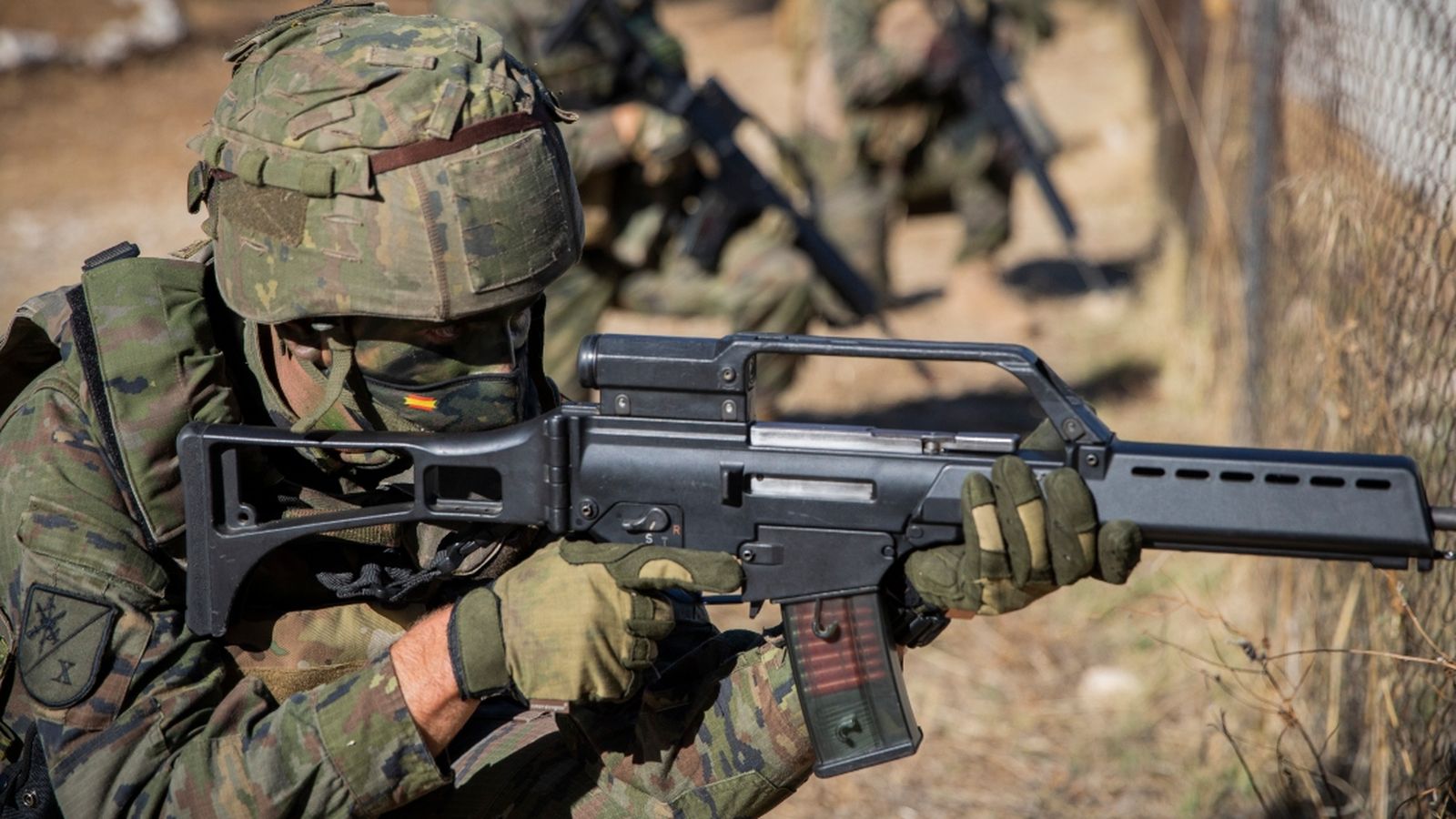 Soldats de la Legió participen en una maniobra de simulació de fusells en els voltants del Campament de Ronda, Màlaga l'octubre de 2020