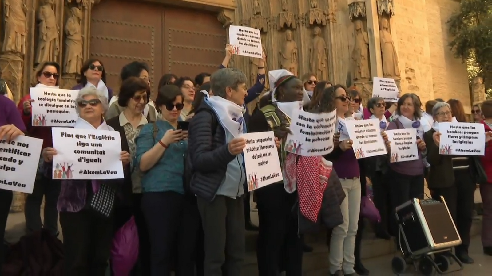 VÍDEO | Protesten per la igualtat dins de l'Església