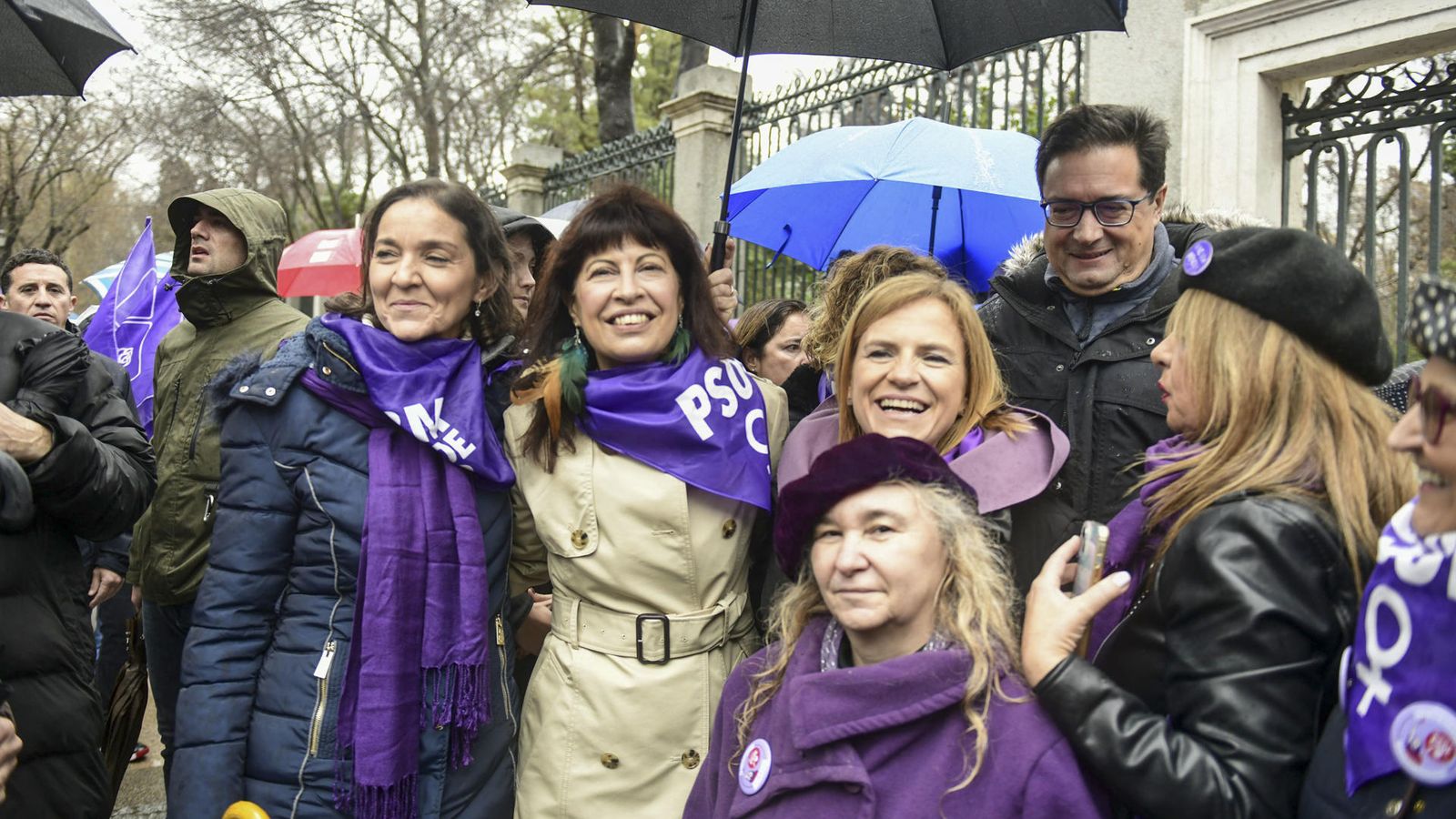 Ana Redondo amb Pilar Bernabé en la manifestació amb motiu del Dia Internacional de les Dones