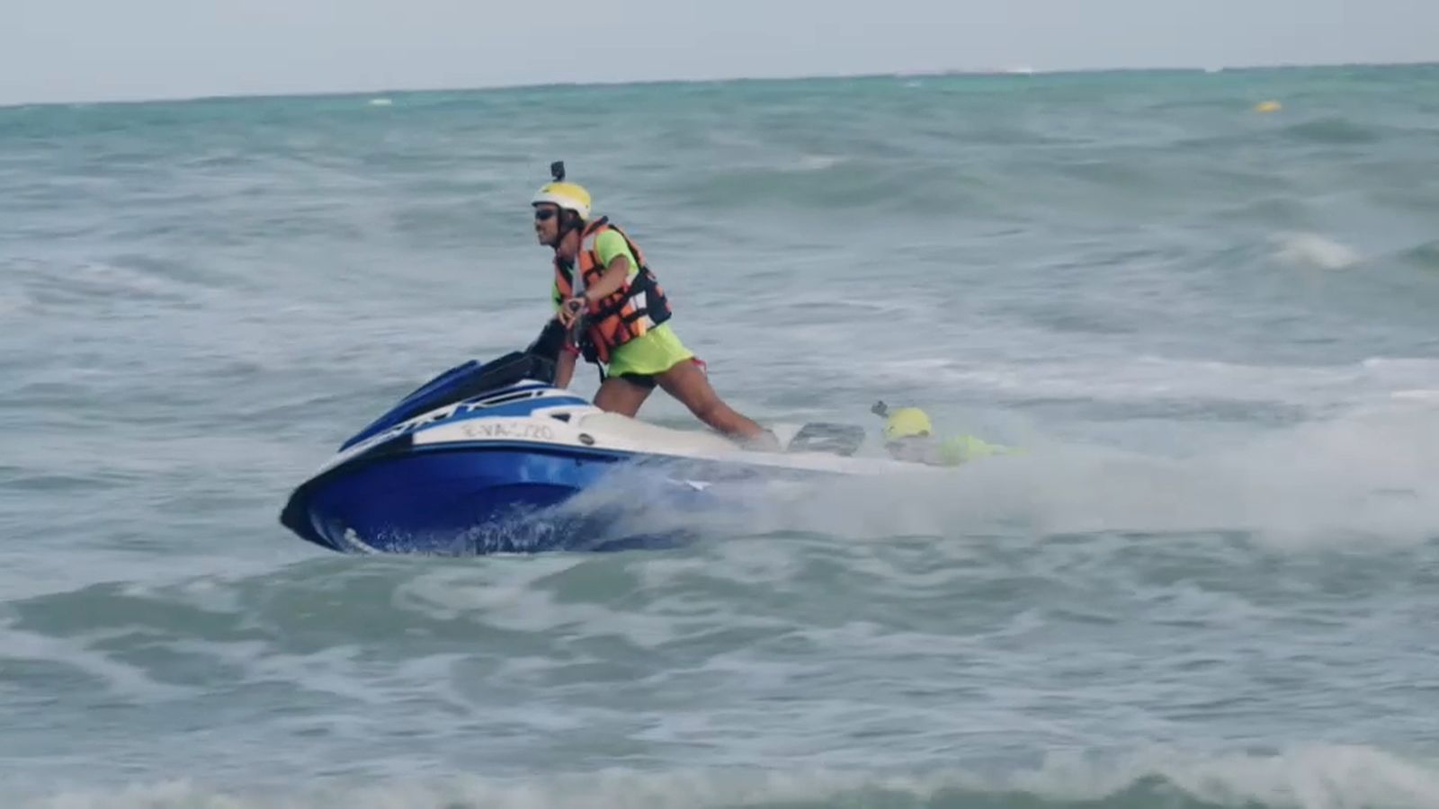 Vigilants de la platja | Dies estranys