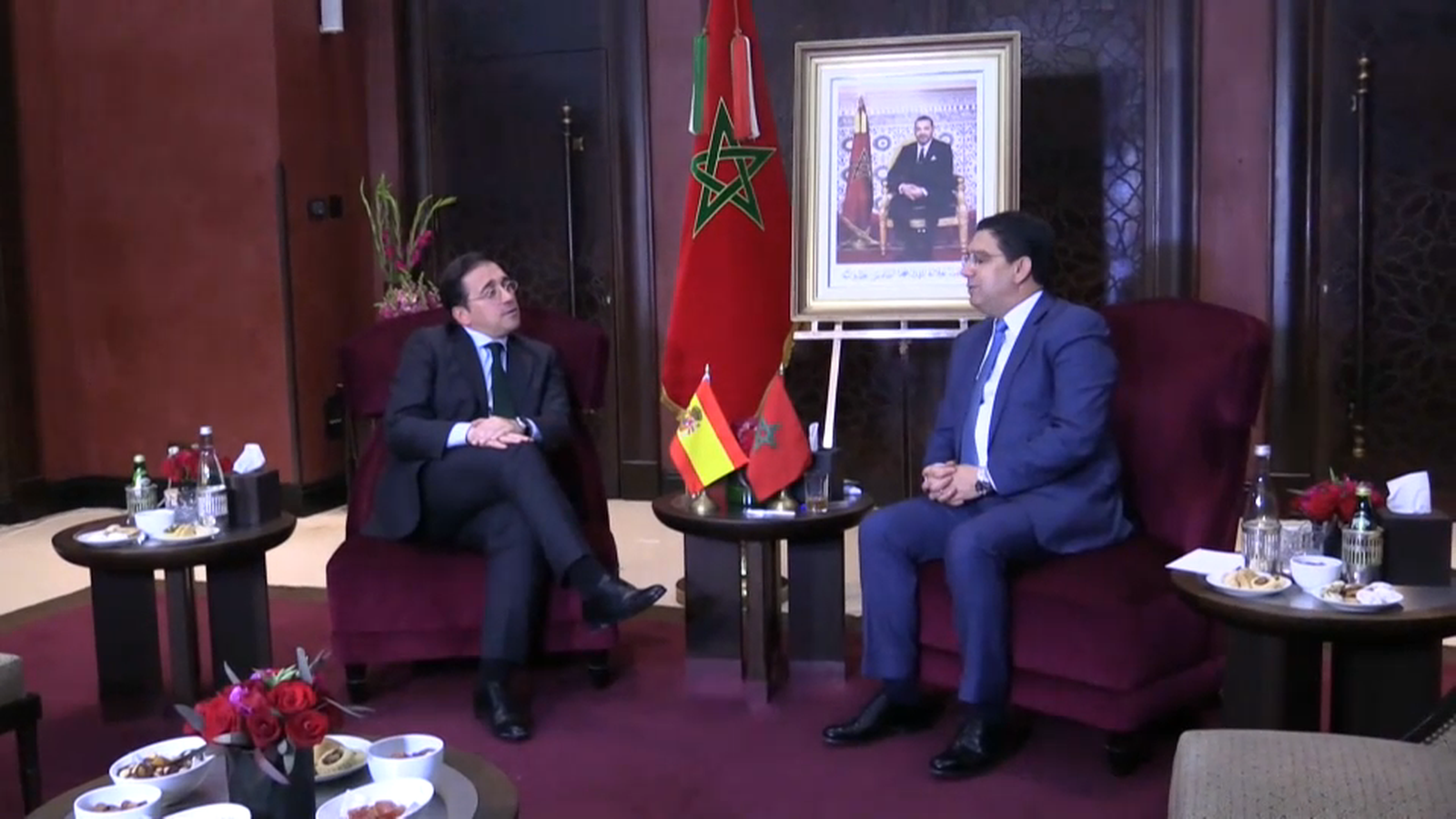 El ministre d'Afers Estrangers José Manuel Albares amb el seu homòleg marroquí