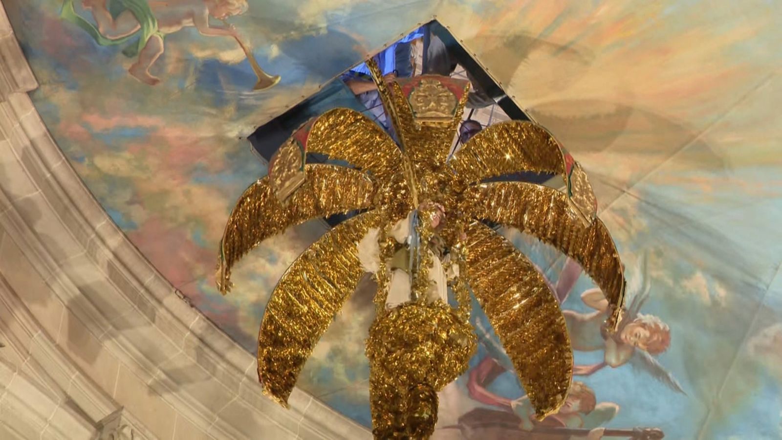 Moment de la representació de la Vespra del Misteri d'Elx