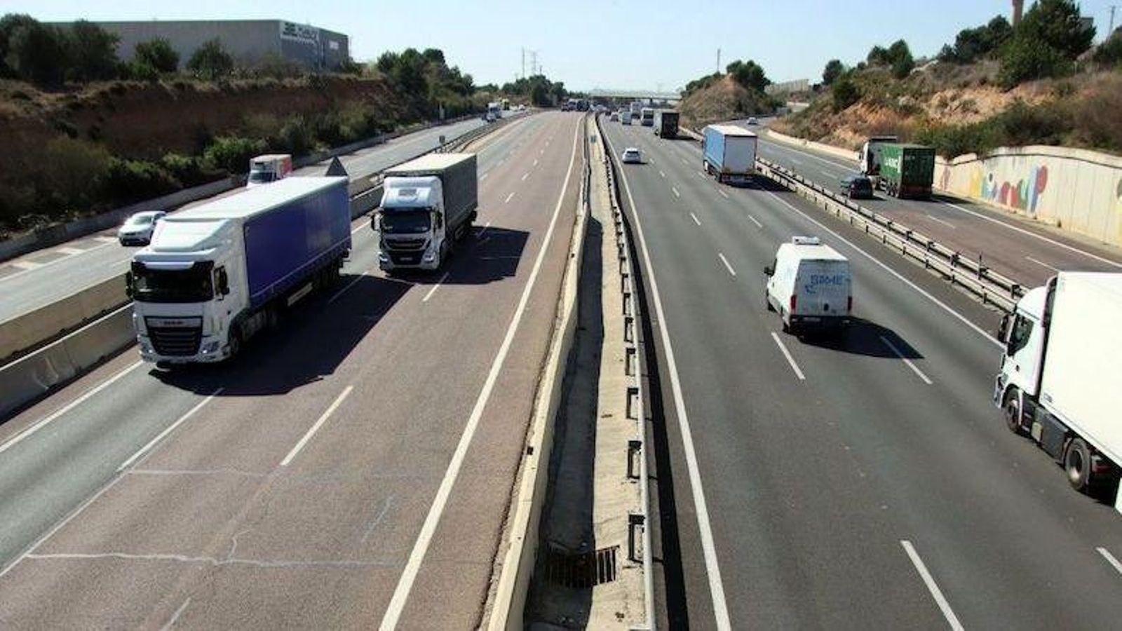 Un dels trams més amplis del bypass, amb 10 carrils, al seu pas pel terme de Paterna