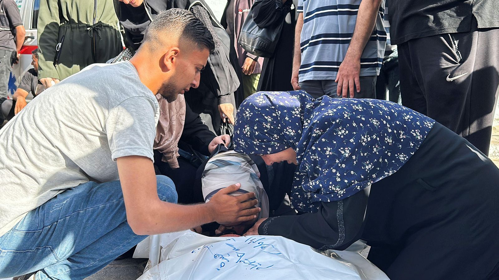 El nombre de palestins morts augmenta en les últimes hores pels atacs israelians en el centre de la Franja de Gaza