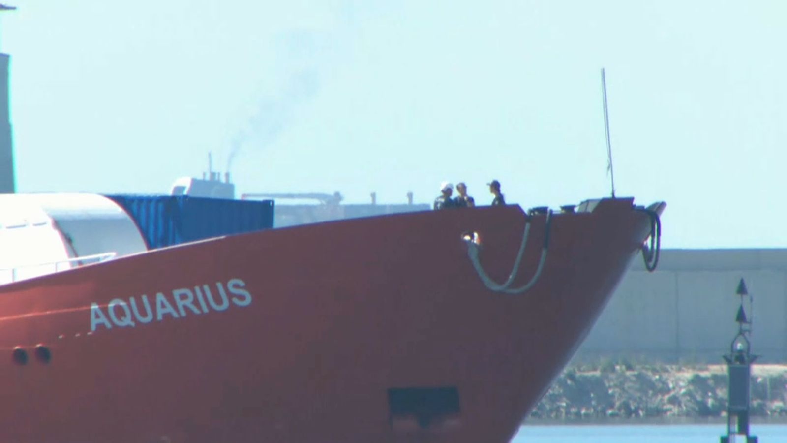 Nou refugiats de l’Aquarius participen en un festival musical a Cadis