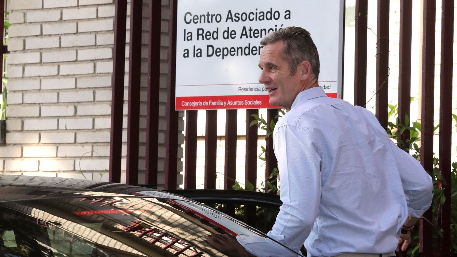 Urdangarin ix de la presó el primer dia de voluntariat