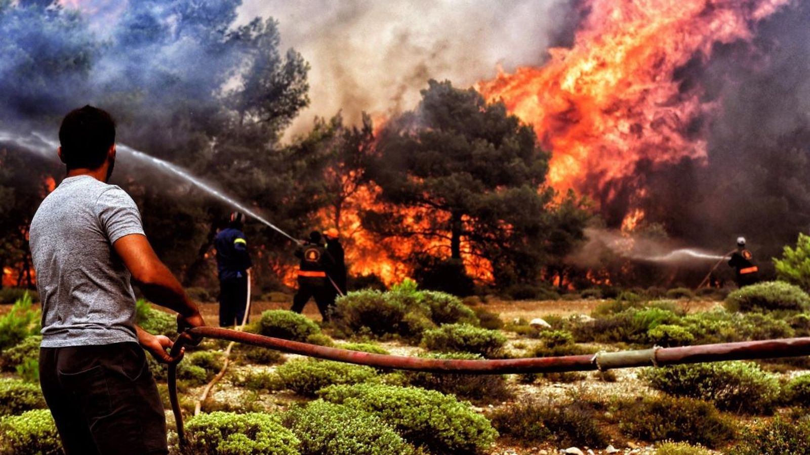 El foc devora Grècia
