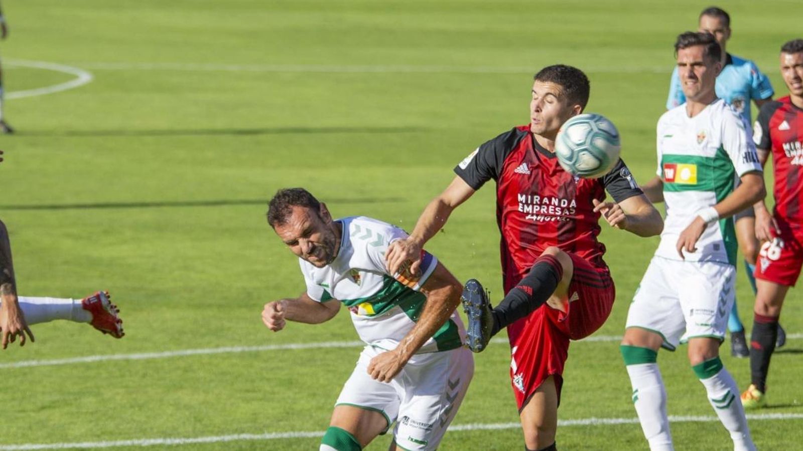 L'Elx cau en una mala segona part