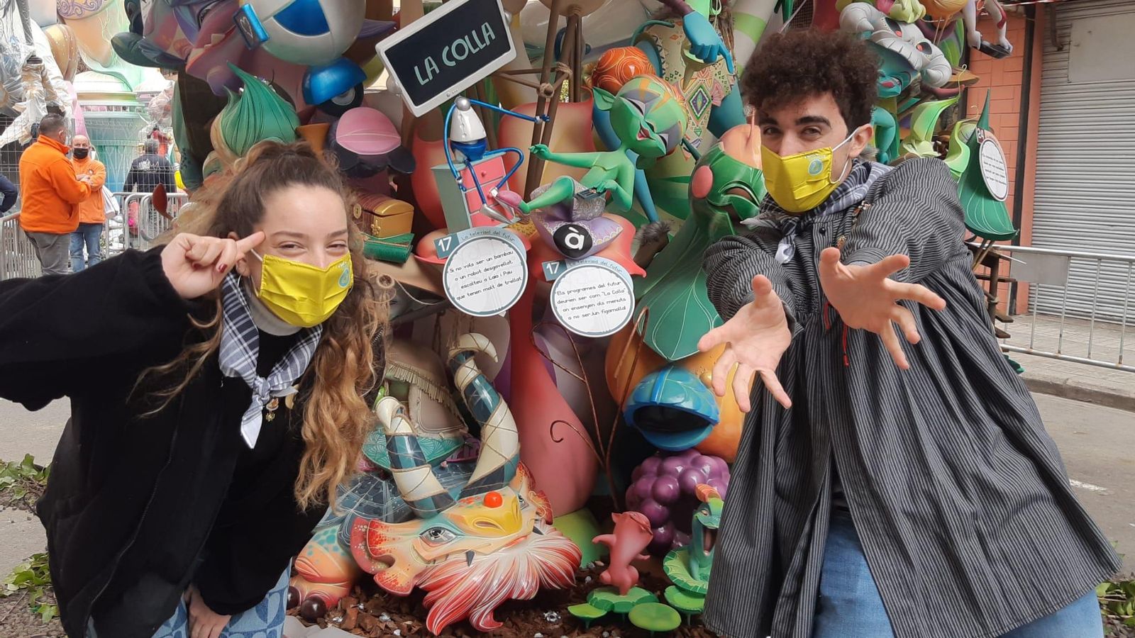 El primer premi La Colla a les Falles és per a la comissió infantil Gayano Lluch, en el barri de Torrefiel de València