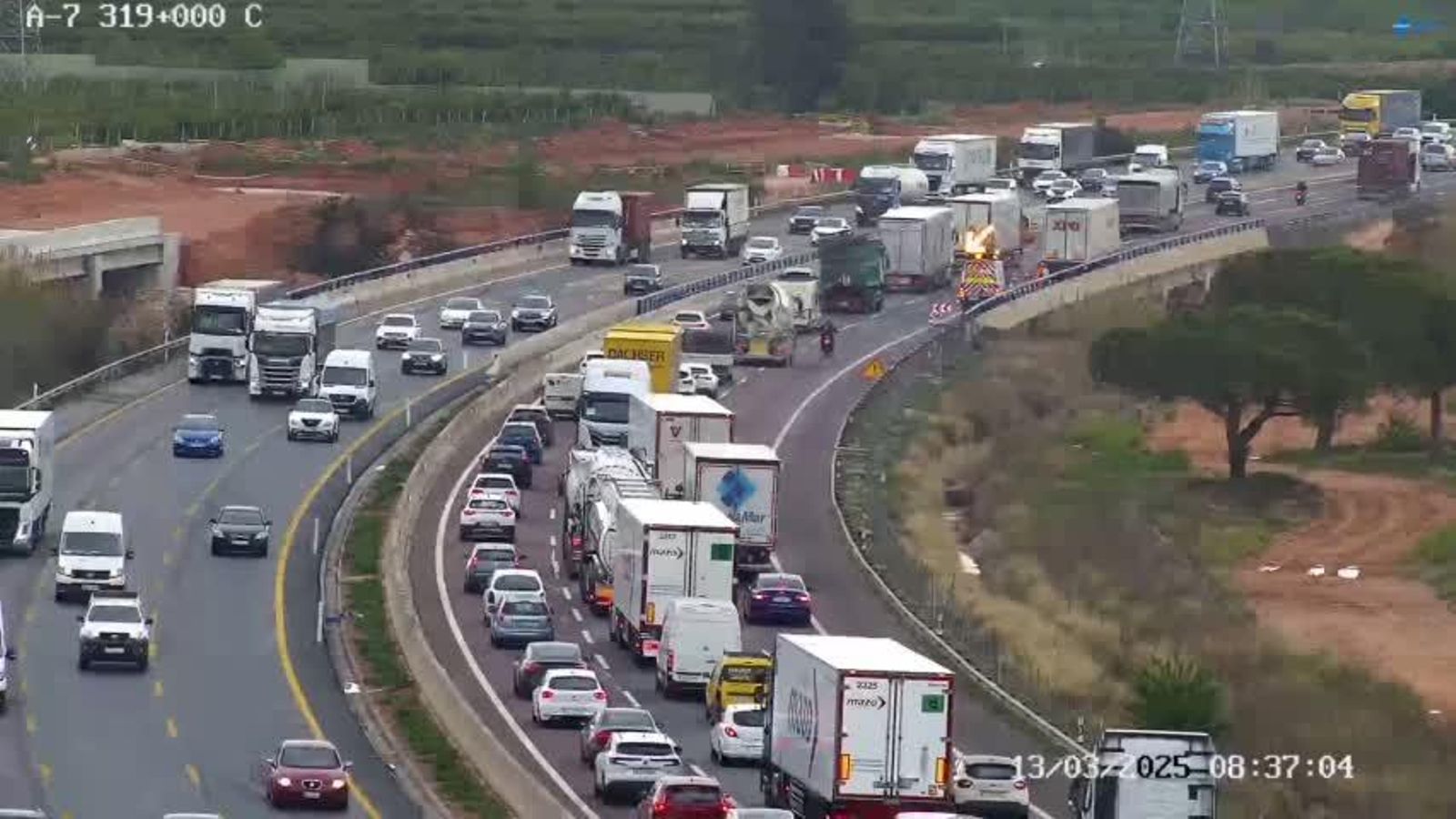 Cues quilomètriques este dimecres a l'A-7 al pas per Godella