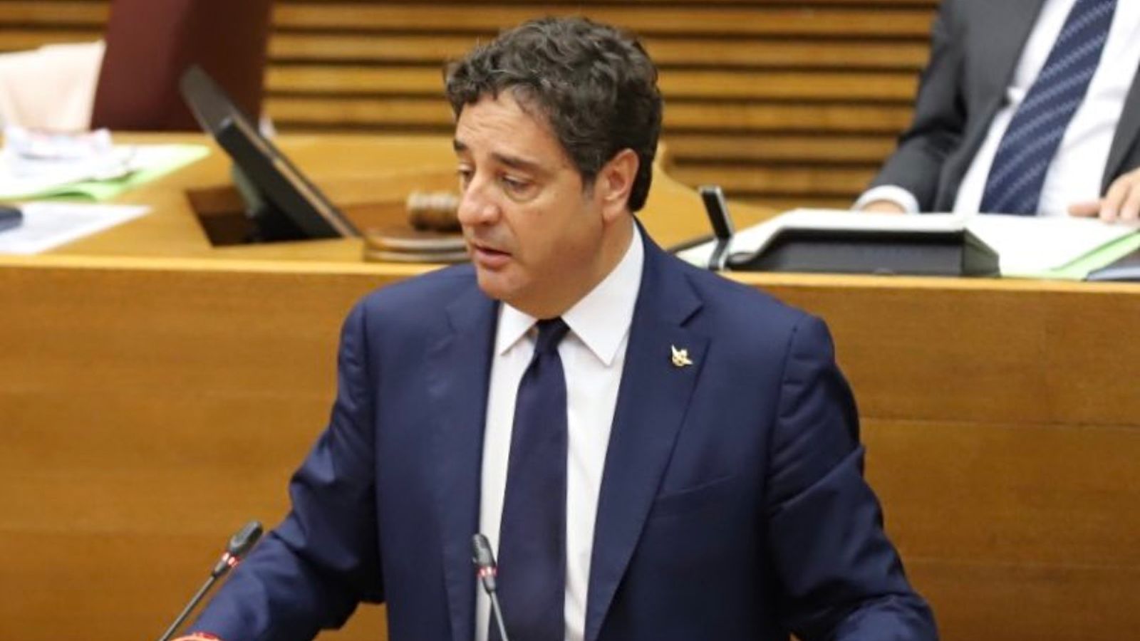 Emigdio Tormo intervé al faristol de les Corts