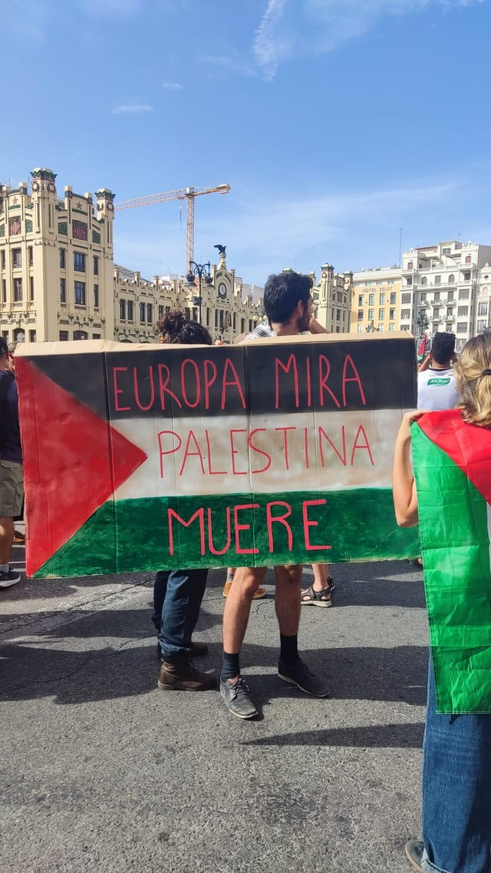 Cartell en la manifestació de València