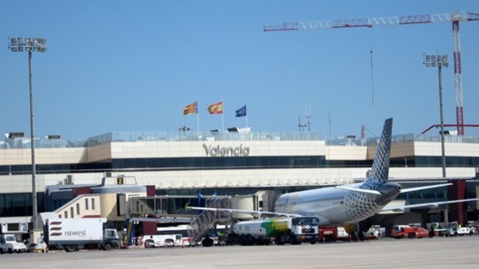 La passarel·la facilitaria l'accés als vianants, treballadors i habitants del municipi.