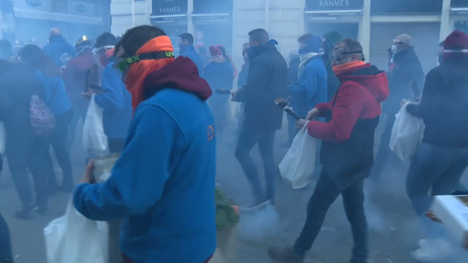 La protecció del cos i els ulls són fonamentals a la macrodespertà (Macrodespertà a València, 2023) La protecció del cos i els ulls són fonamentals a la macrodespertà (Macrodespertà a València, 2023)
