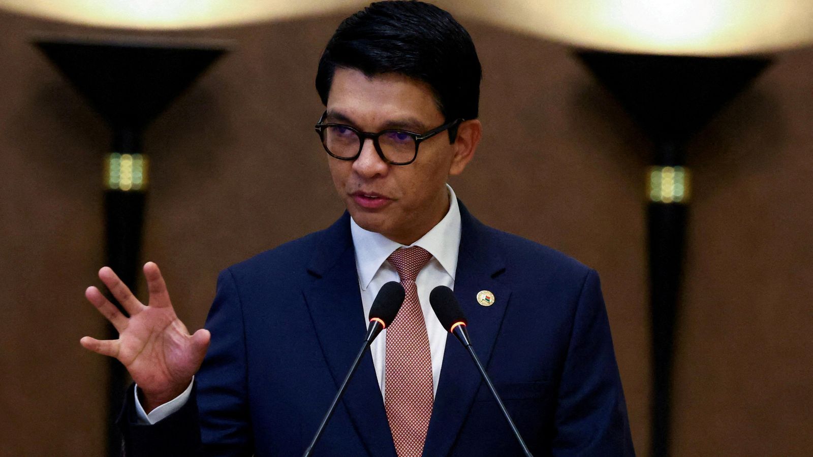 Andry Rajoelina, expresident fugit de Madagascar Andry Rajoelina, ex president fugit de Madagascar