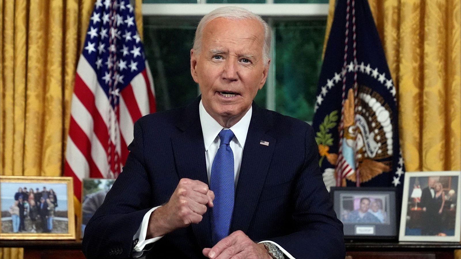 Biden es dirigeix a la nació des del Despatx Oval a la Casa Blanca, este dimecres
