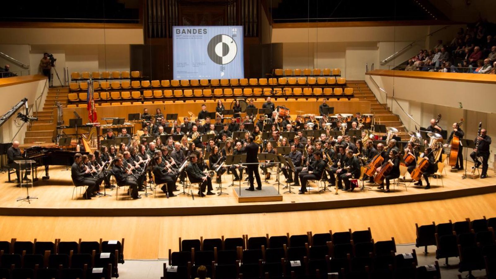 Actuació de la banda La Valenciana al certamen de Bandes de la Diputació de València