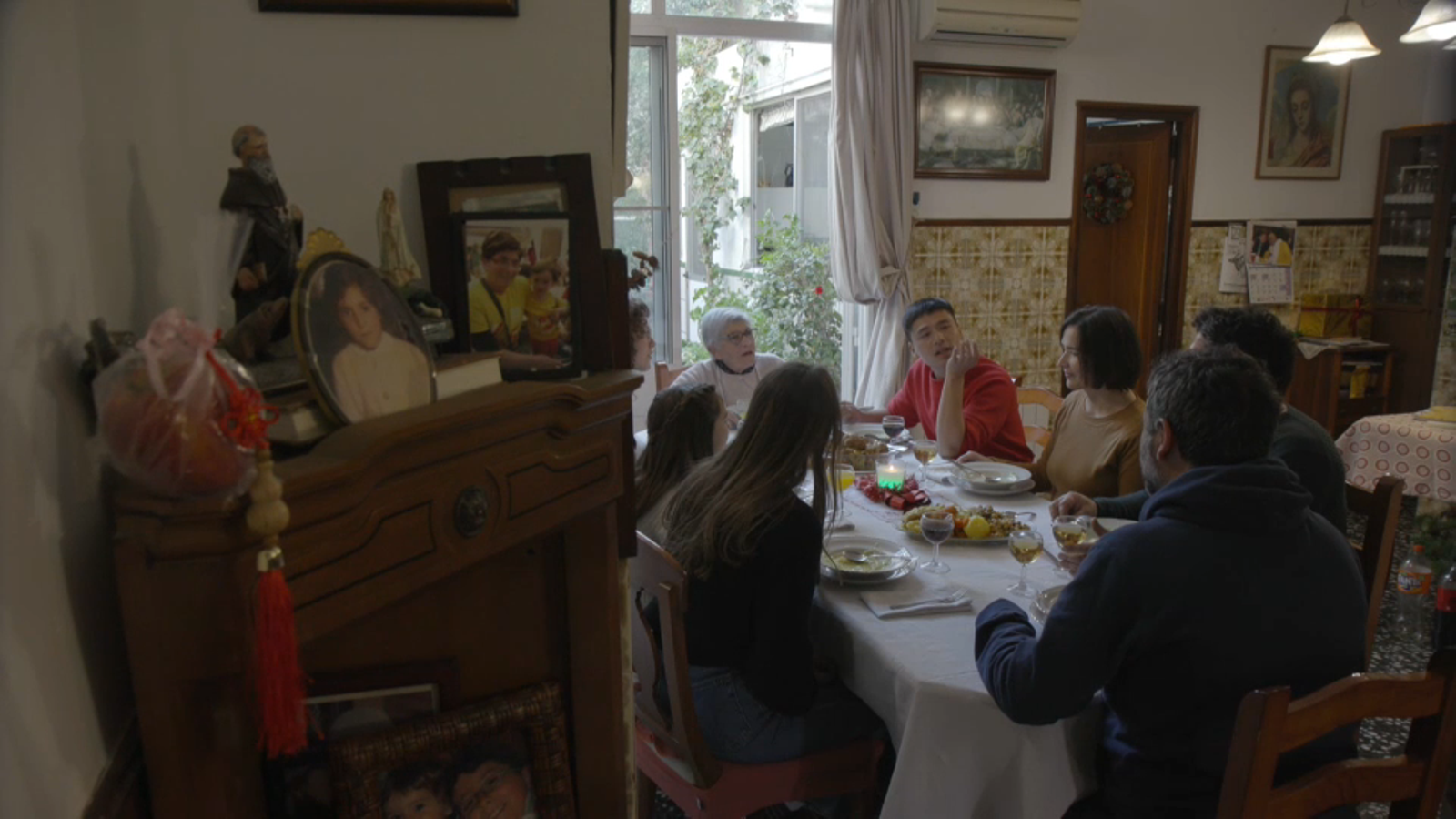 Maria Amparo i la seua família el conviden a menjar olla de Nadal