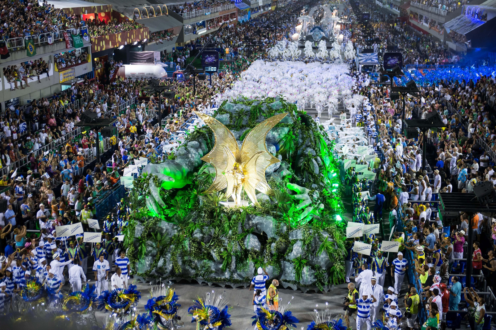 La desfilada del Grup Especial es considera el moment més important del Carnestoltes