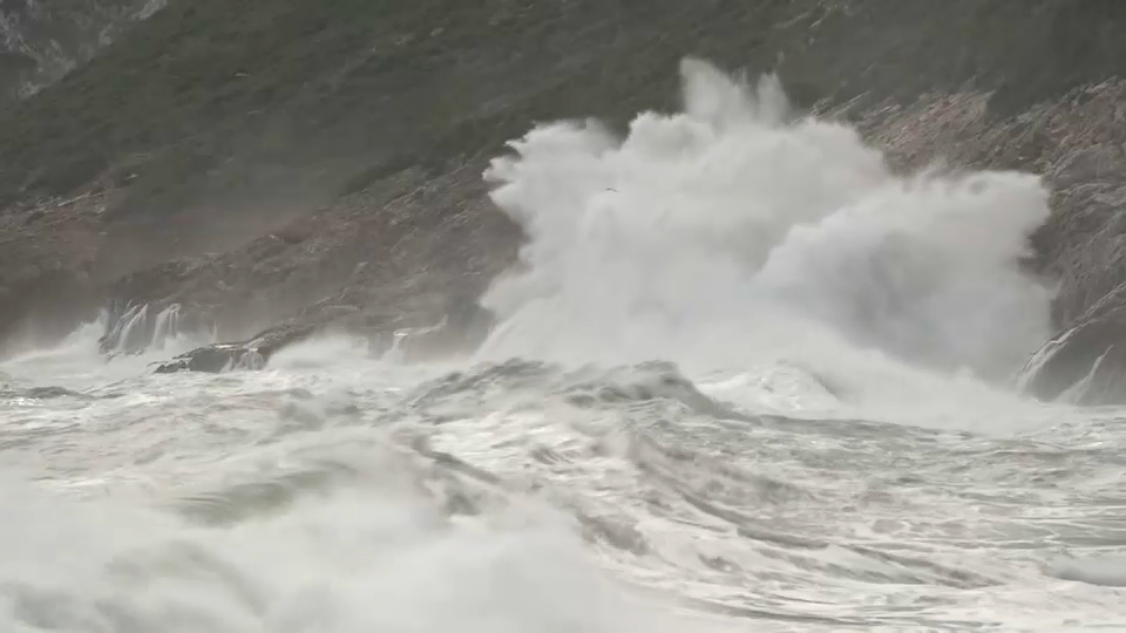 El temporal Blas continua castigant amb força la costa valenciana