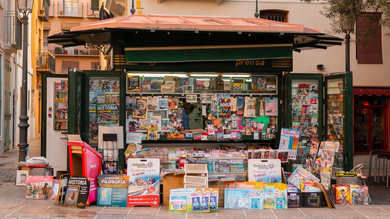 El xicotet comerç és el sector més afectat per la baixada d'autònoms