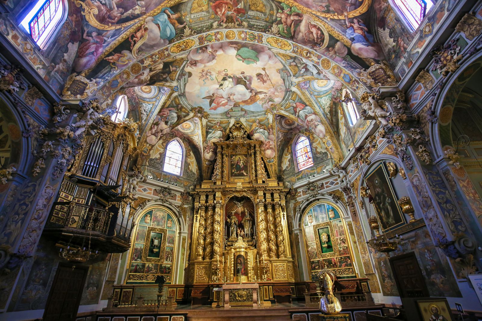 Altar i frescos de l'església de Sant Nicolau de València