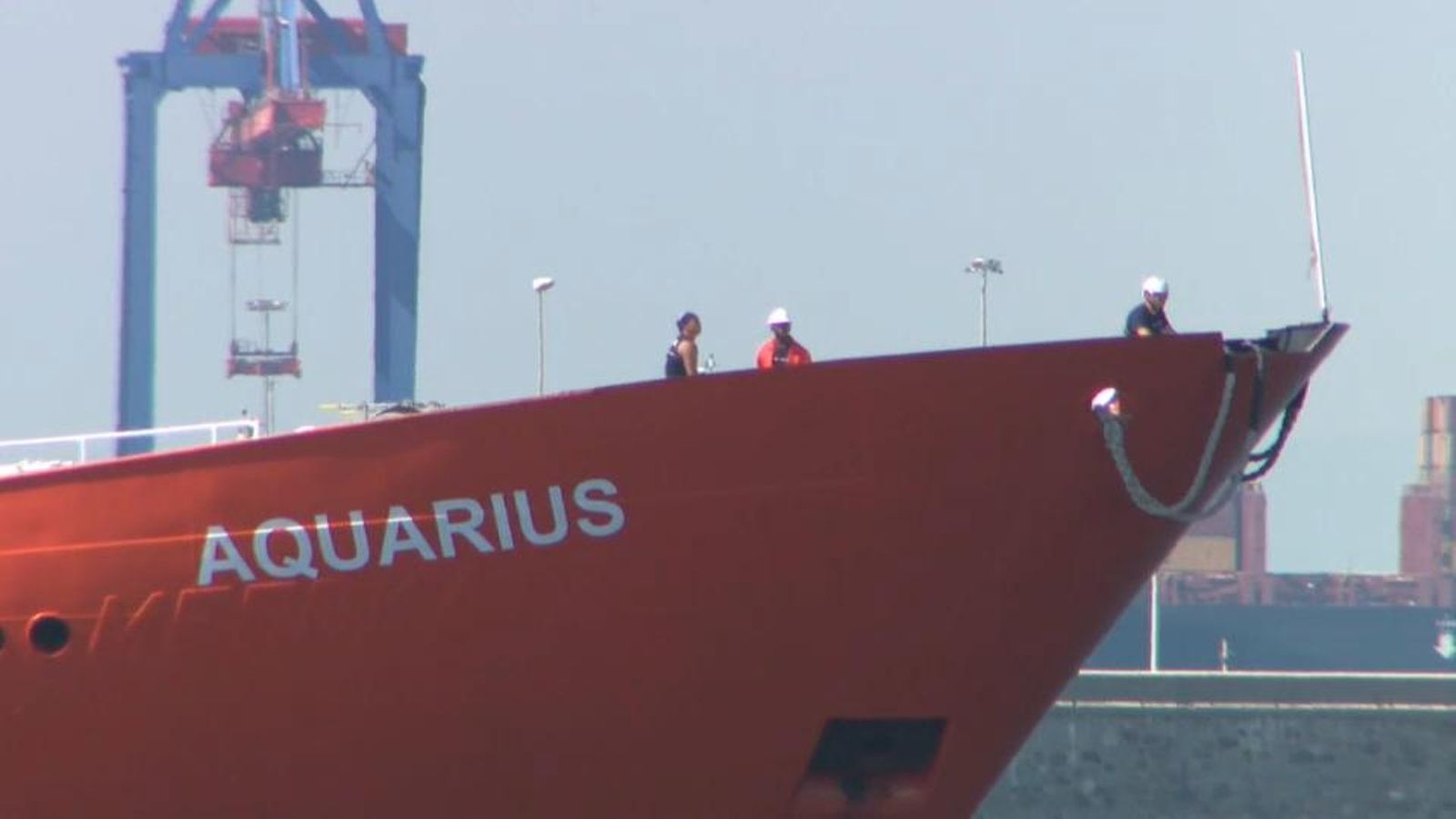 El vaixell Aquarius arriba al port de València