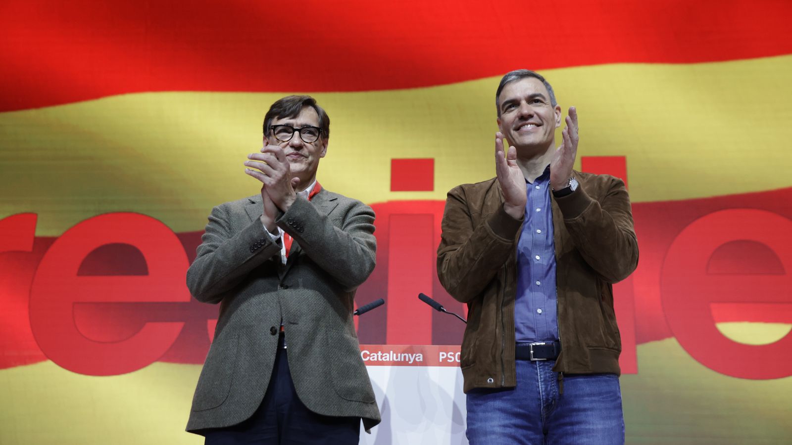 El candidat del PSC a la presidència de Catalunya, Salvador Illa, amb el secretari general del PSOE, Pedro Sánchez