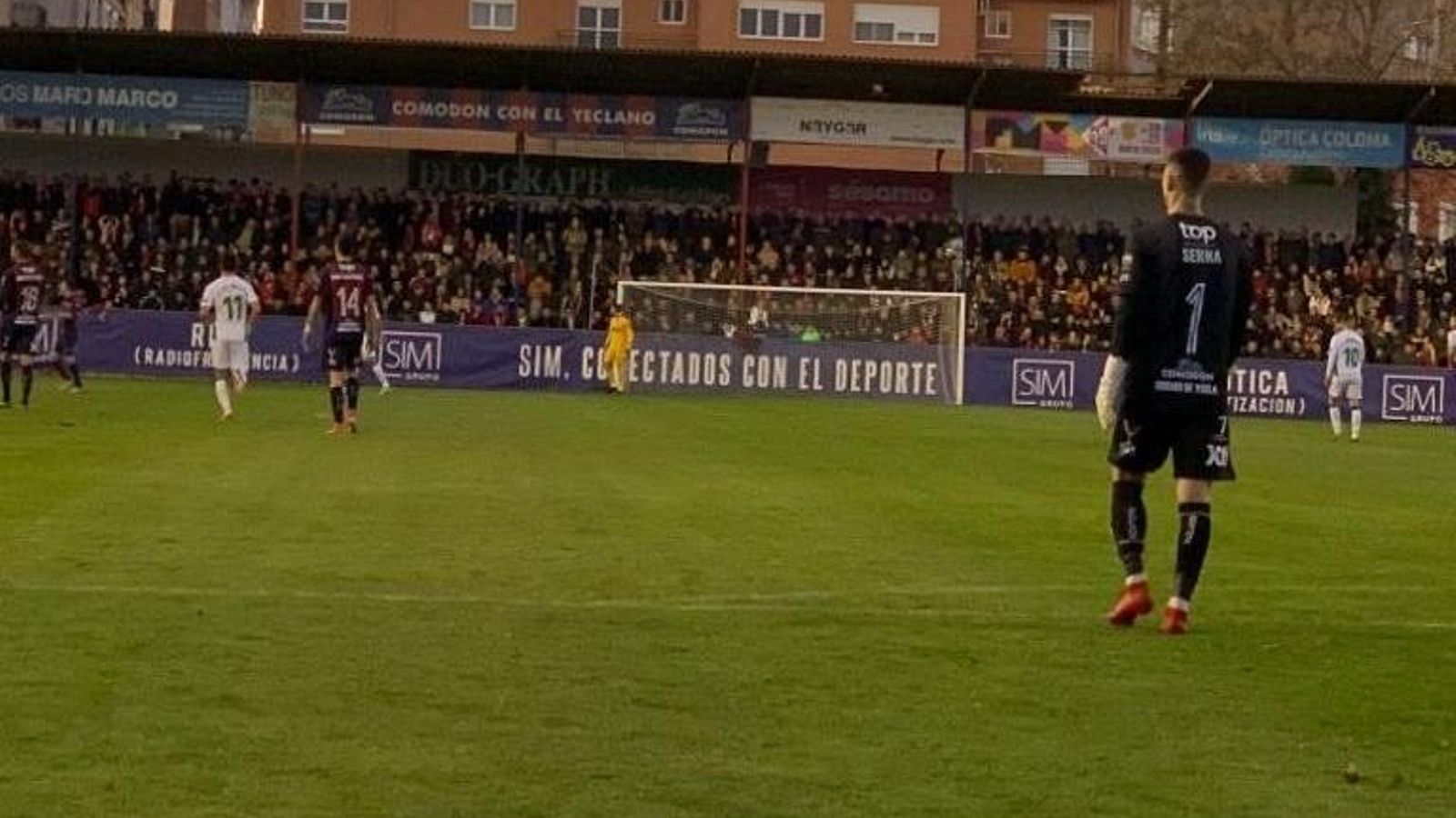 El camp de la Constitució, ple per a rebre l'Elx