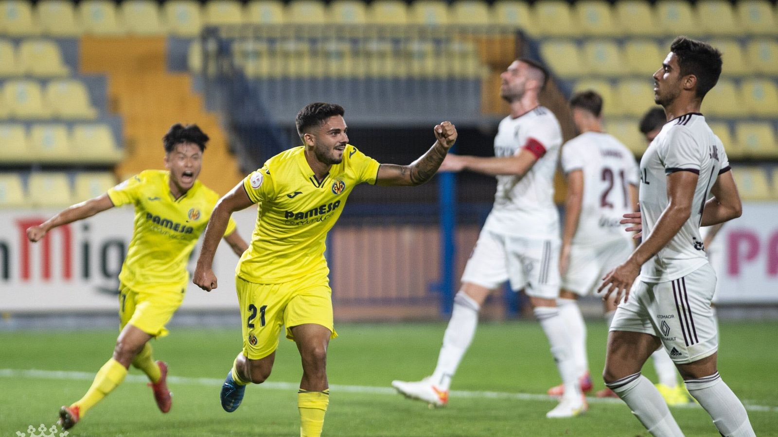 Lozano celebra un dels gols