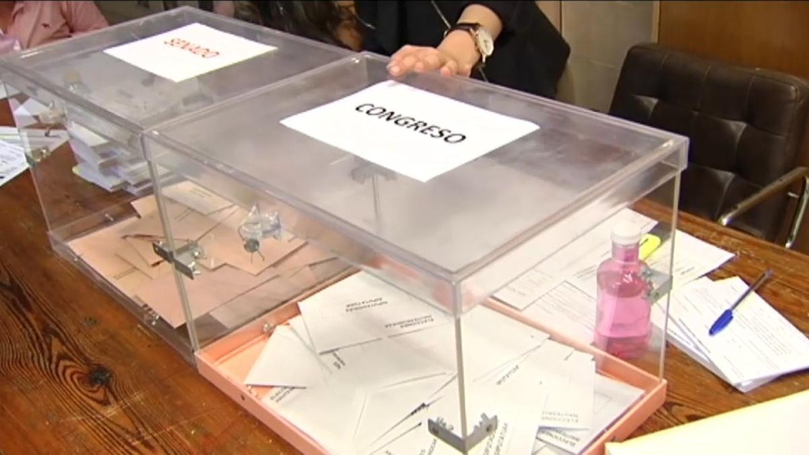 La Junta Electoral estudia eliminar l\'aval que va donar als partits per a assenyalar els votants amb discapacitat