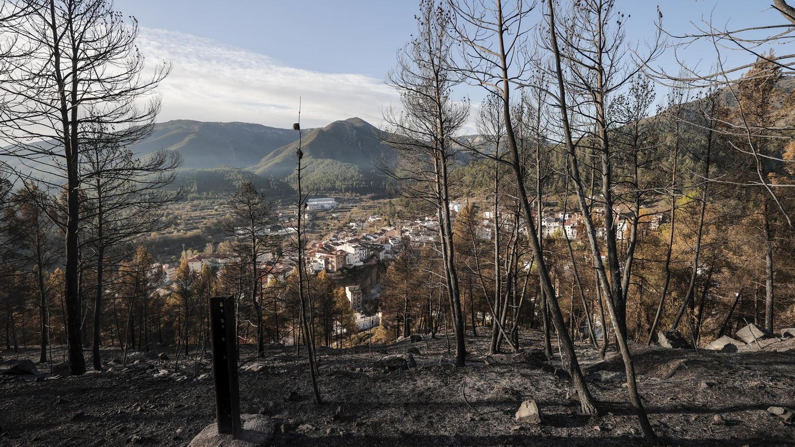 Vista panoràmica de Montant, un dels municipis afectats per l'incendi forestal