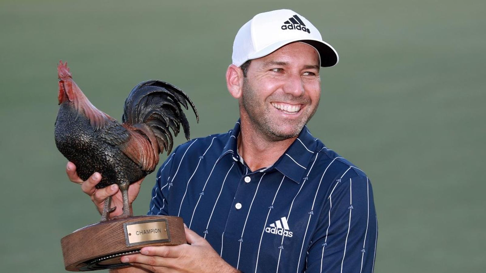 Sergio García, amb el trofeu que l'acredita com a guanyador del Sanderson Farms Championship