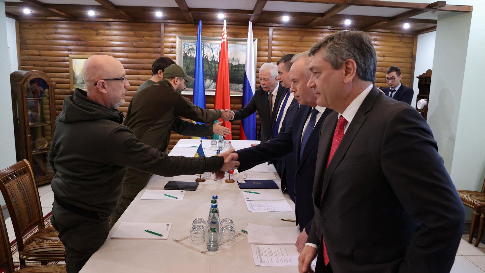 Imatge de la segona ronda de negociacions entre russos i ucraïnesos